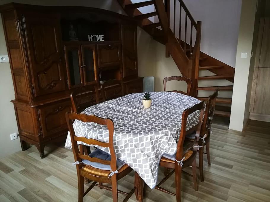 Maison Les Vieilles Cours Blosville Екстериор снимка